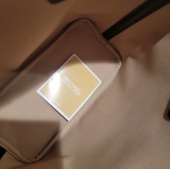 (J8) Michael Kors The Jodie Handbag - Picture 8 of 8